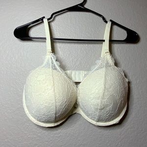 Creamy & White Lace Push Up Bra